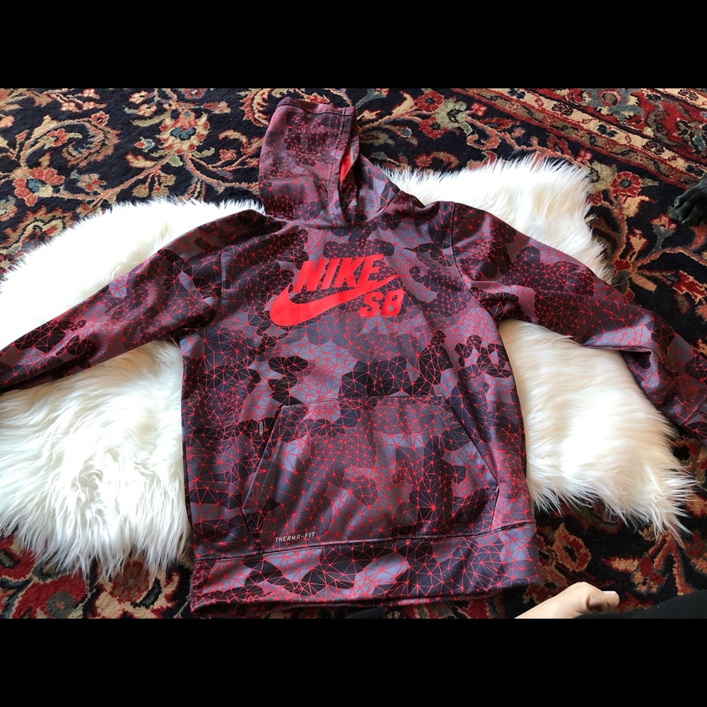 NWOT Nike youth size Large hoodie